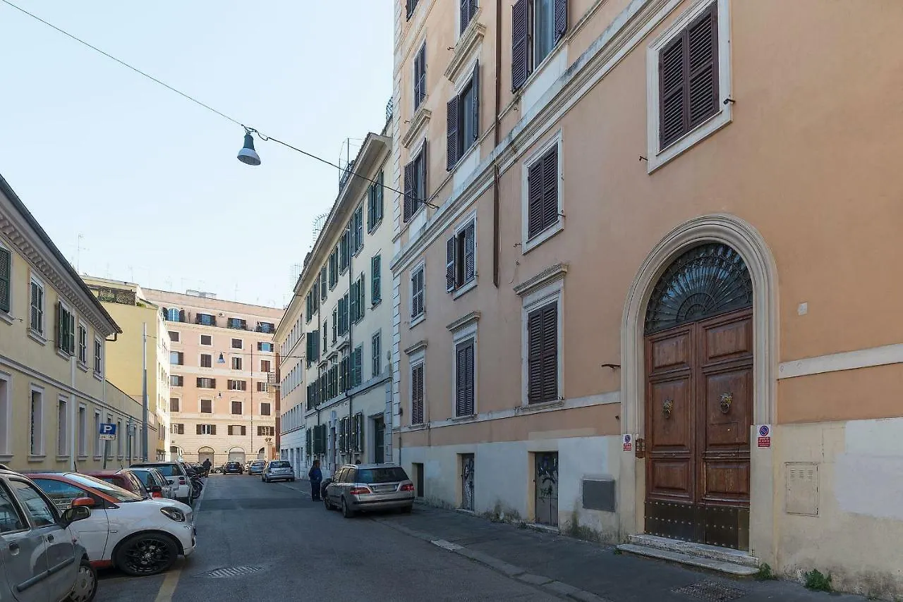 San Giovanni & Colosseo Roomy Flat Róma
