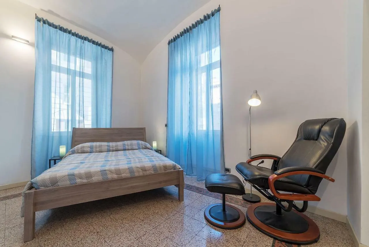 San Giovanni & Colosseo Roomy Flat Rzym