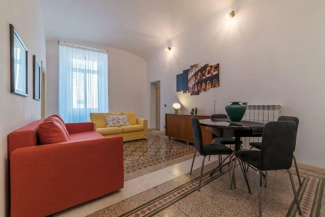 San Giovanni & Colosseo Roomy Flat Rzym